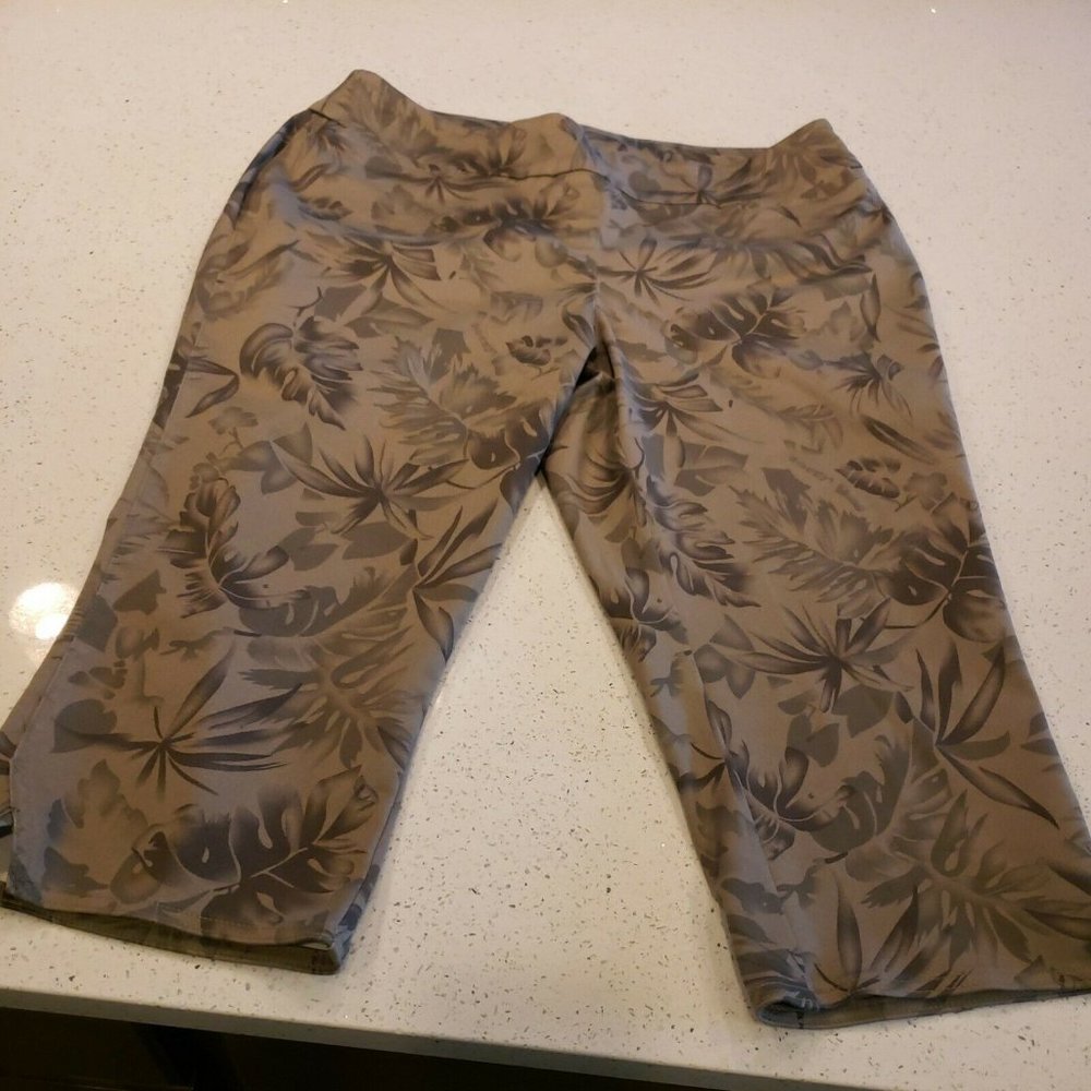 CURATED BY RUA'H KIBRIYA: Tan/Olive Tropical Pattern Capris EUC